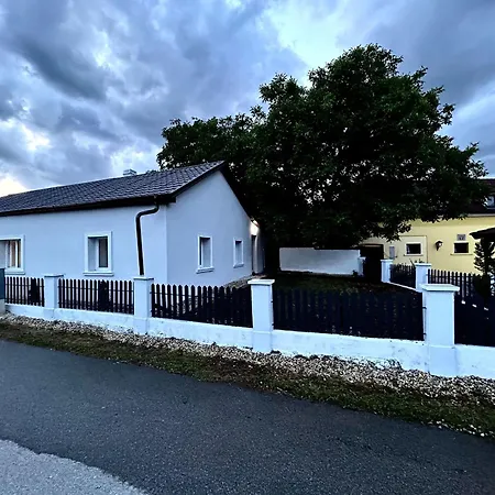 Familien Haus Διαμέρισμα Neudorf bei Staatz